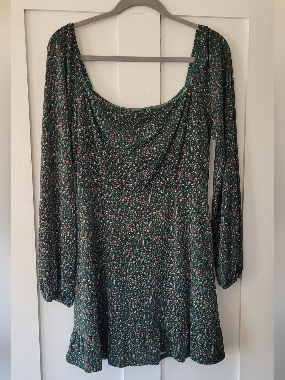 Green Floral Long-Sleeve Mini Dress